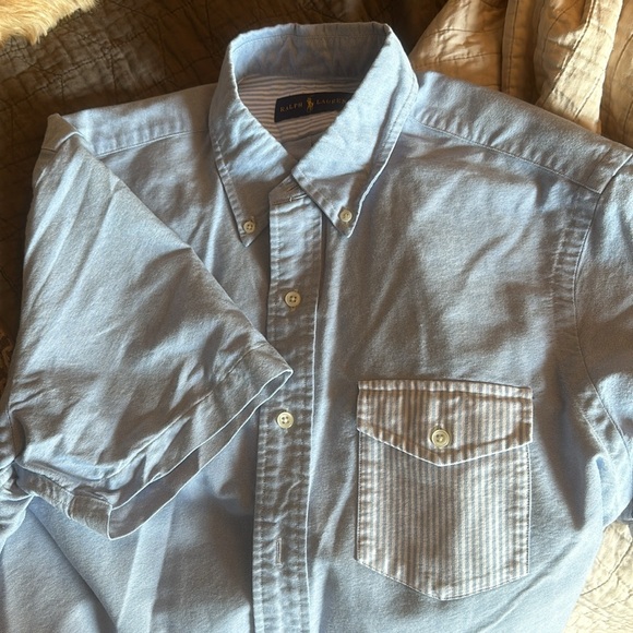 Ralph Lauren short sleeve button down. Contrasting pocket - Picture 4 of 4